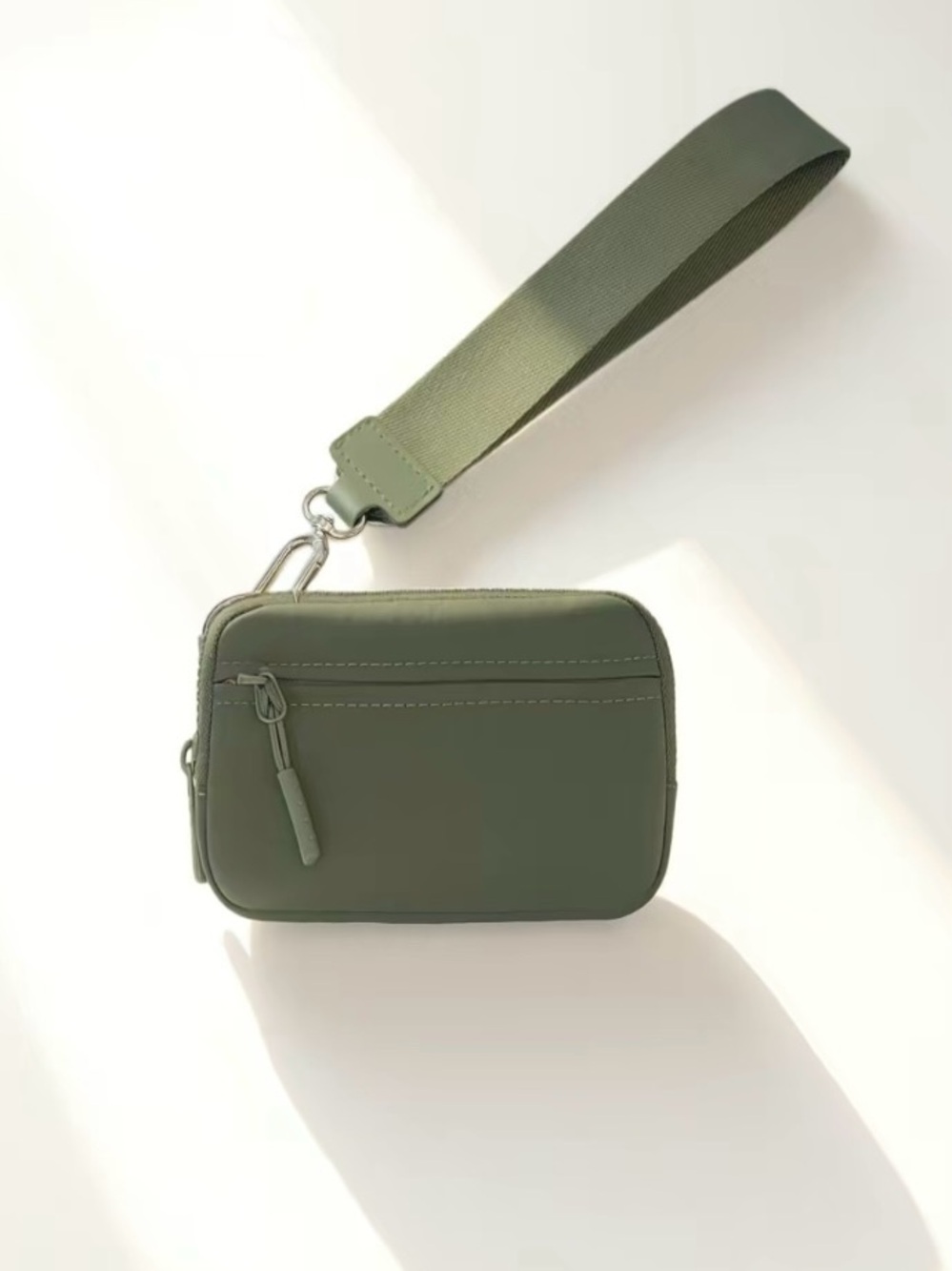 Iris Wallet 2nd Gen RFID Green New Minimalist Wallets - By Iris & Rainbow